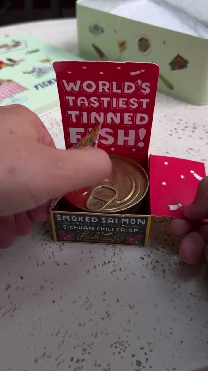 Tinned-fish ASMR